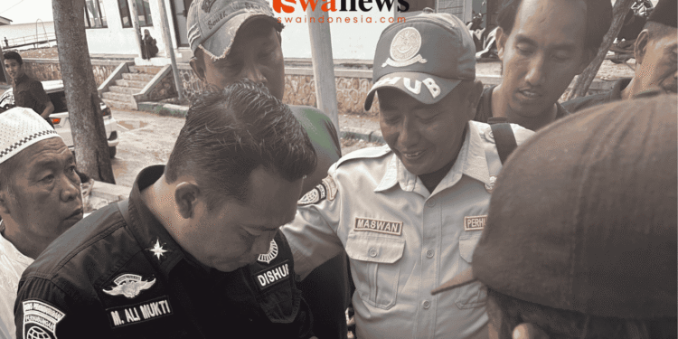 Pelabuhan Tarebung Diblokade Penumpang! Ada Dugaan Sistem Lelang Terselubung Penjualan Tiket Kendaraan Roda Empat