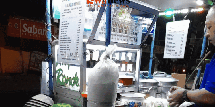 Viral ! Angsle Buah Pak Mat Mawar, Pembeli Rela Antre Sebelum Buka