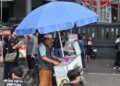 Pedagang Telur Gulung Raup Cuan Saat Buruh Turun Jalan