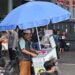 Pedagang Telur Gulung Raup Cuan Saat Buruh Turun Jalan
