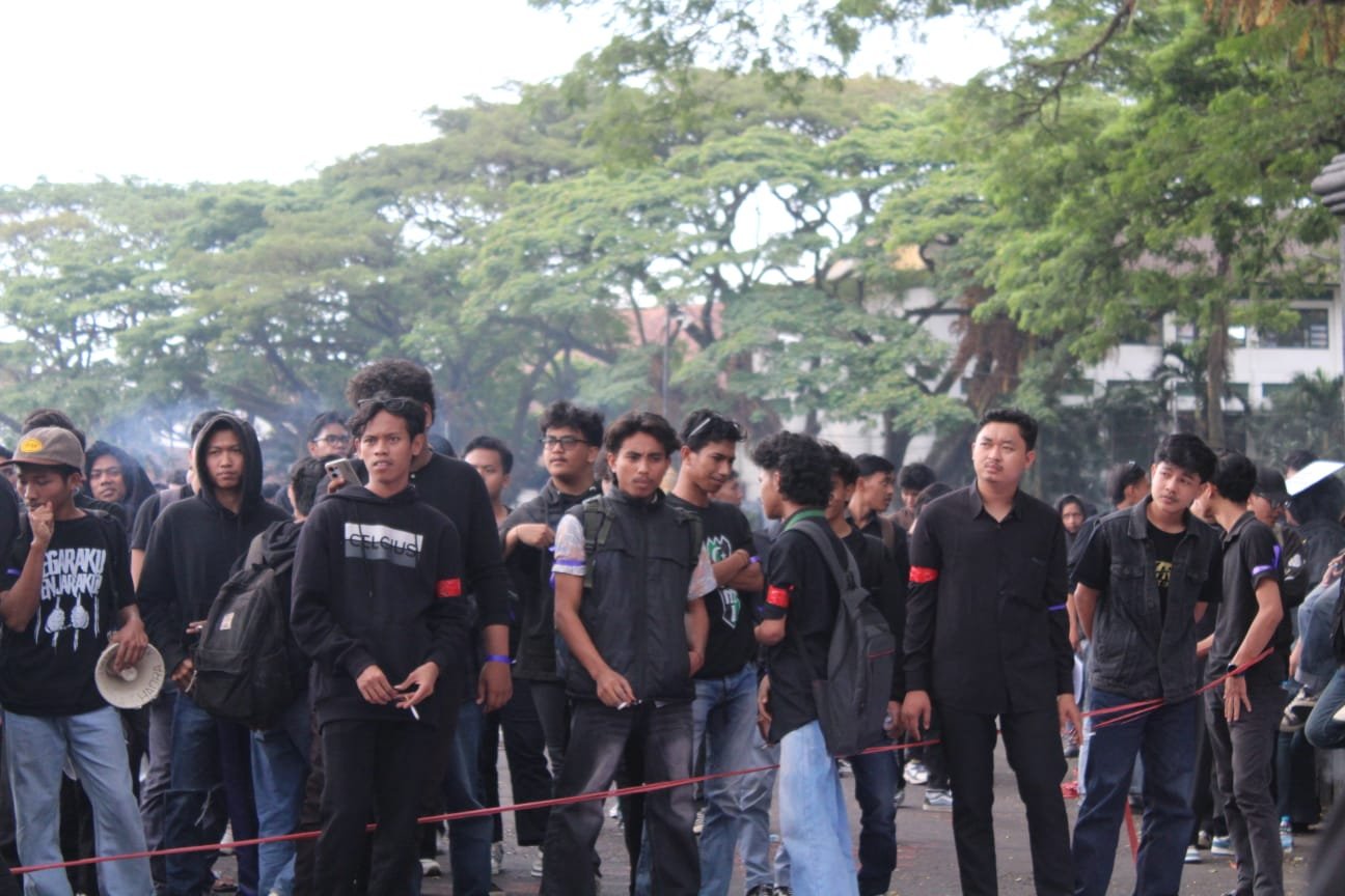 Aksi Masyarakat Sipil Malang Tuntut Penghentian Program MBG
