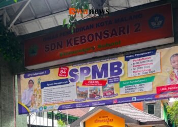 Targetkan Selesai Sehari, Registrasi Ulang di SDN Kebonsari 2 Malang Berlangsung Tertib