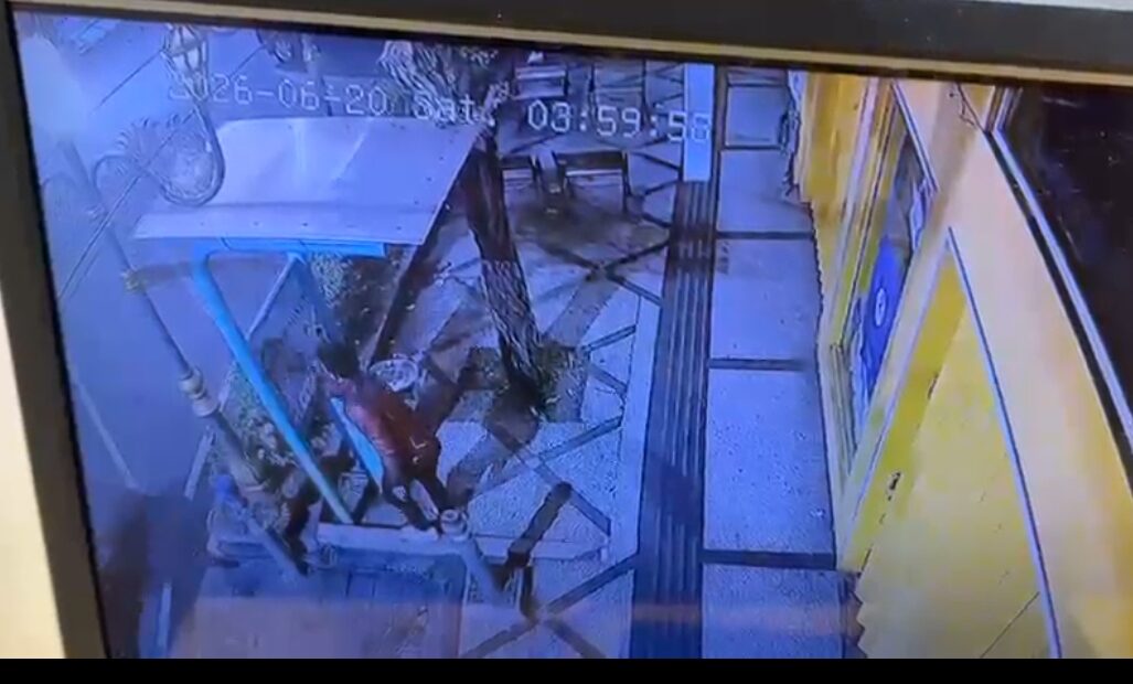 Aksi vandalisme, Sam Anas