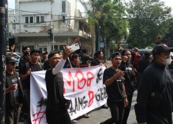 Aksi Masyarakat Sipil Malang Tuntut Penghentian Program MBG