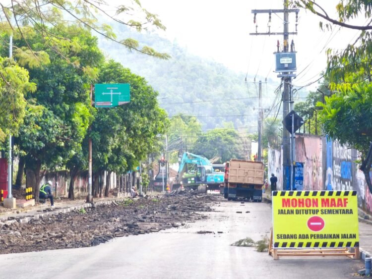 Jalan Hasanudin di Kota Batu