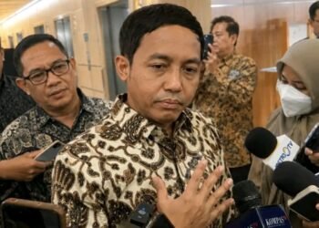 asal usul uang untuk Raja Juli Antoni