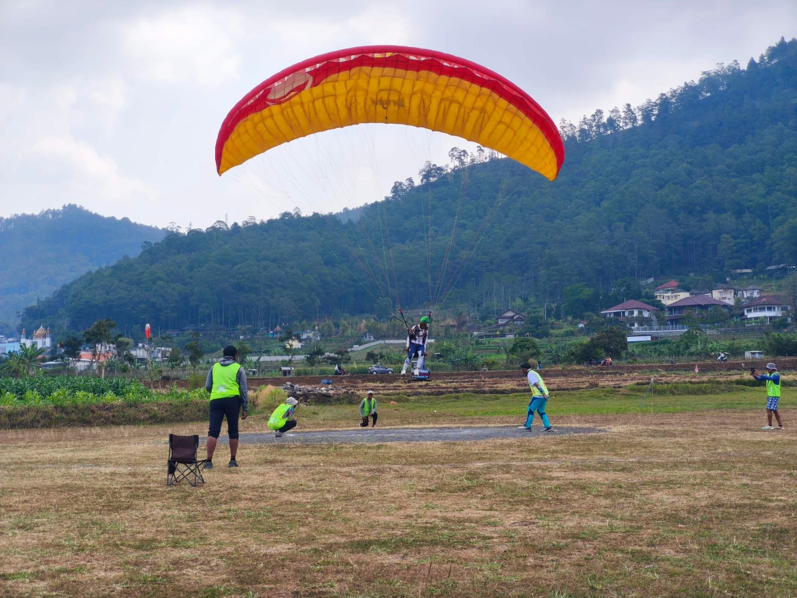 atlet paralayang Indonesia