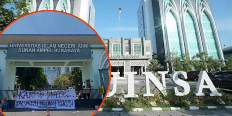 Mahasiswa Segel Kampus UIN Sunan Ampel Surabaya
