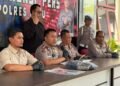 kakek penjual es di batu